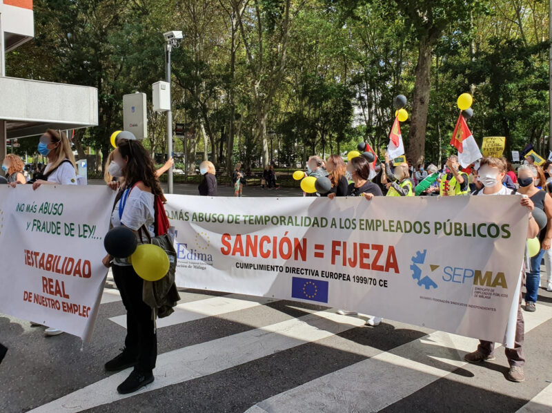 Manifestación de personal interino convocada por SEPMA contra el abuso de temporalidad en el empleo público