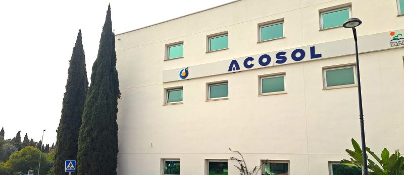 Fachada del edificio de ACOSOL en Málaga (Costa del Sol Occidental), imagen de SEPMA sobre la acción sindical y la paralización cautelar del concurso de plazas fijas.