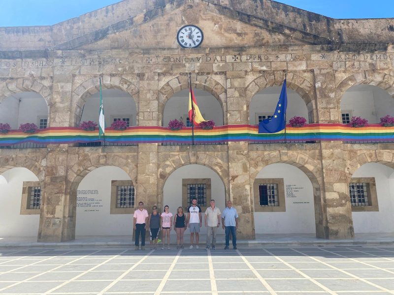 Representantes de SEPMA Cortes de la Frontera ante el Ayuntamiento tras las elecciones sindicales del personal laboral público