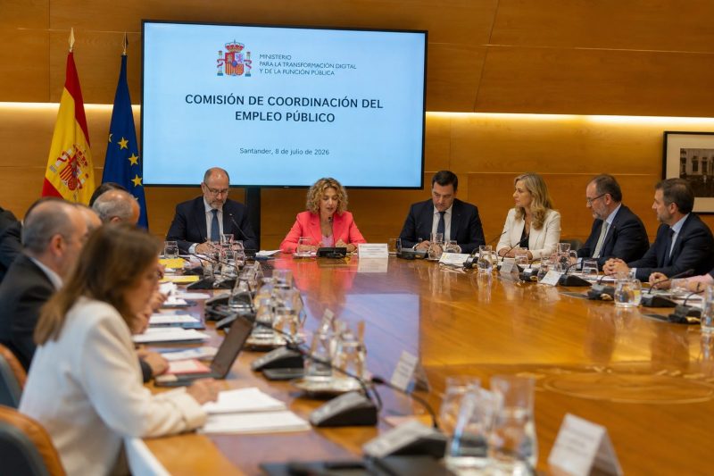 Imagen ilustrada creada para representar una reunión institucional entre Gobierno, comunidades autónomas y Administración Local sobre la temporalidad en el empleo público.
